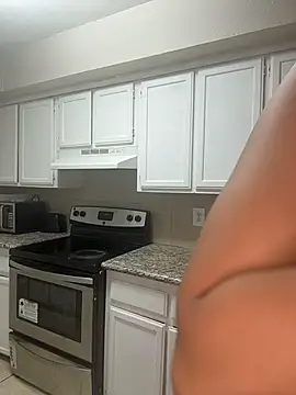 Webcam Model (YeahhhitsBreezy)  is live.Free join now!