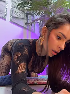 Webcam Model (Mau_White)  is live.Free join now!