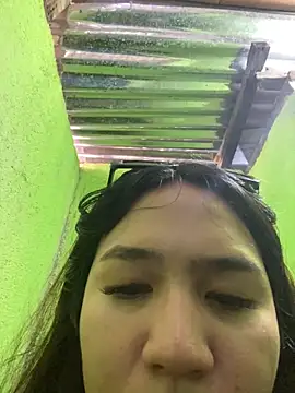 BestCausinEVER2324 webcam