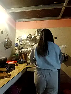 nguyenmyy - NguyenMyy's free webcam