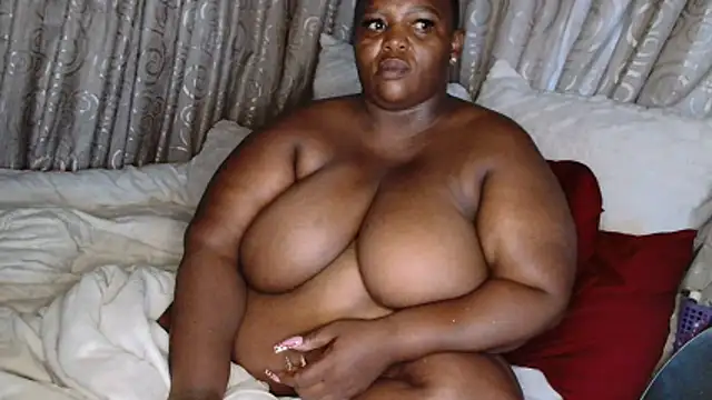 Bustyboobs02xx webcam