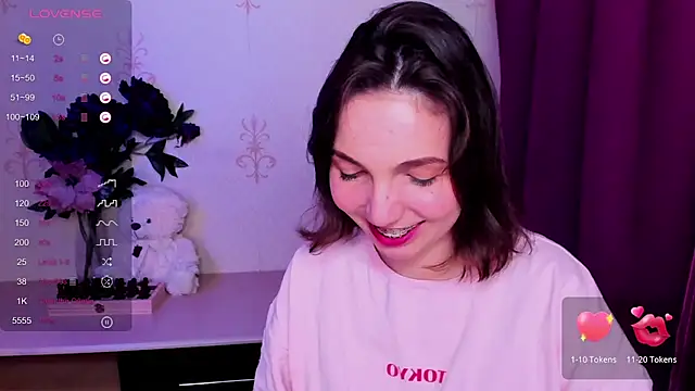 KindHazelHere_ webcam