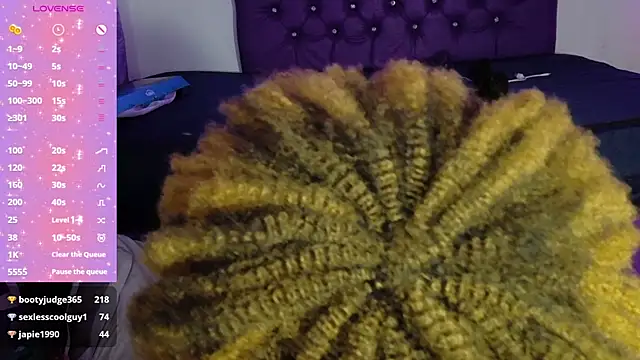 ebony_NeighborMoans webcam