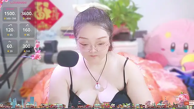 美女AngelwithEcup在线直播