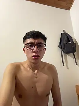 CamiRojas_boy webcam