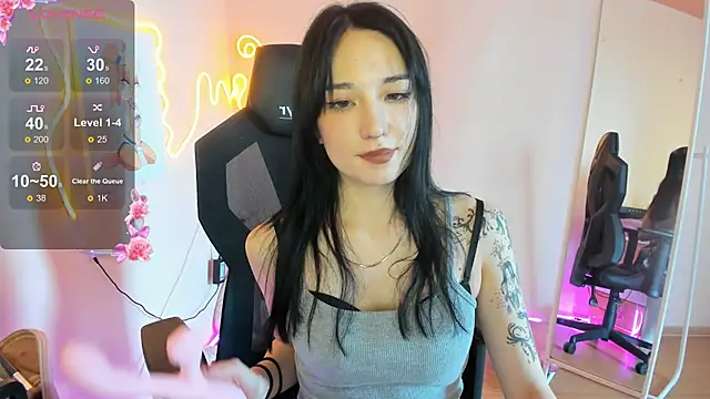 aliceeinwonderlanddd - AliceeinWonderlanddd's free webcam