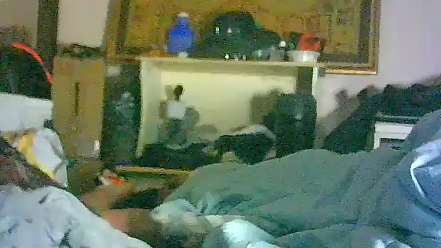 ON3YOULLN3VER_FIR3 webcam