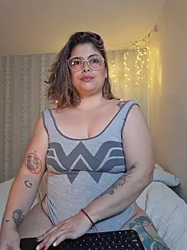 Juliietha_servas webcam