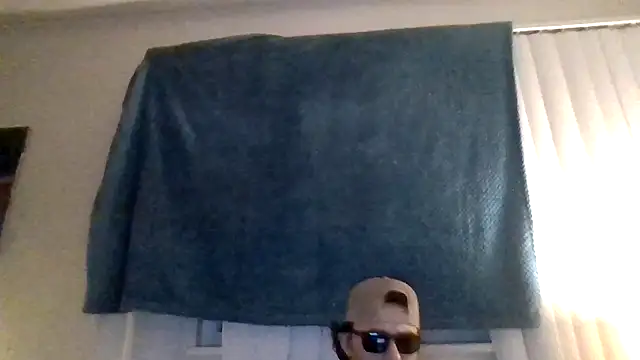 Tallhungandcloudy webcam