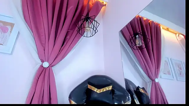 Saray_Becker_ webcam