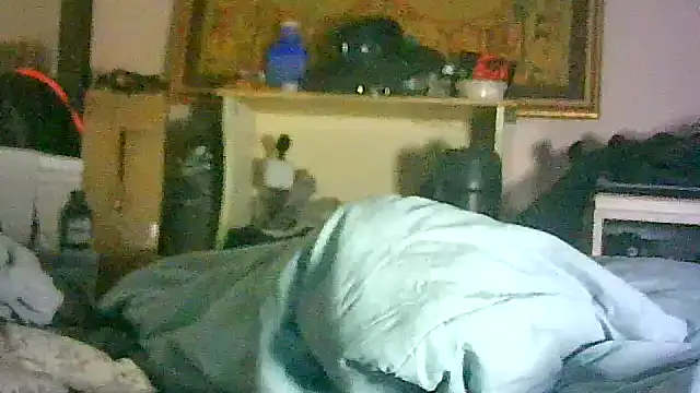 ON3YOULLN3VER_FIR3 webcam