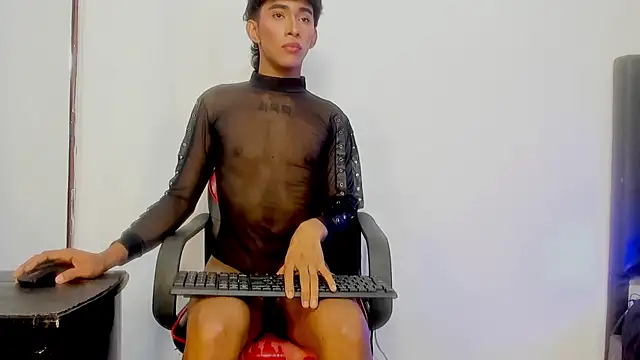 JERO_TEASE_S7S webcam