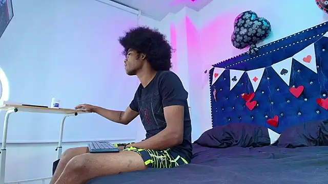 Cristal_and_luke webcam