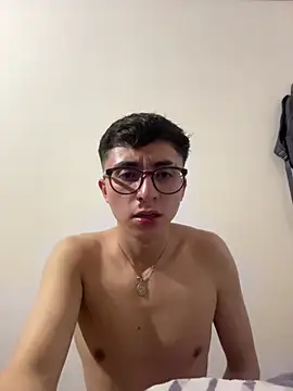 CamiRojas_boy webcam