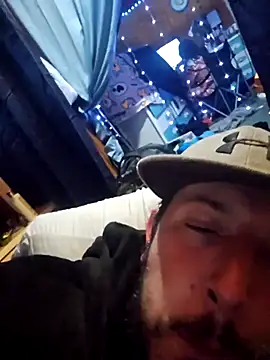 UncutHammer69 webcam