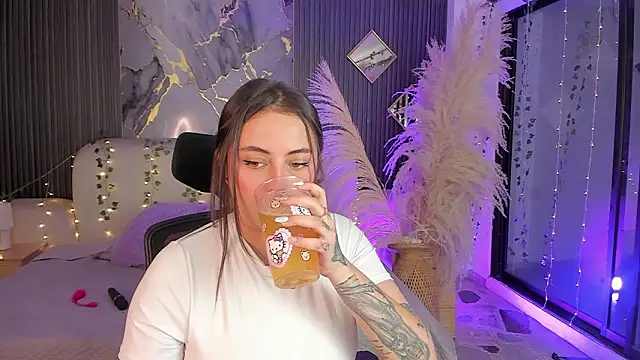 SarahCastro1_ webcam