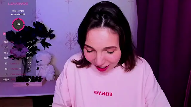 KindHazelHere_ webcam