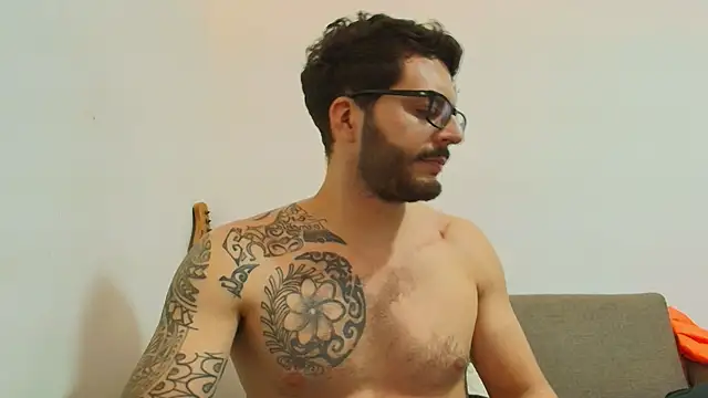 thomas_gun - Thomas_gun's free webcam - UK Sex Cams