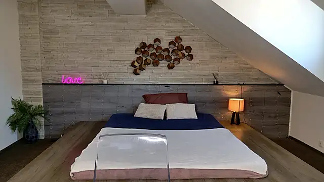 hornyb33_ - Hornyb33_'s free webcam - UK Sex Cams