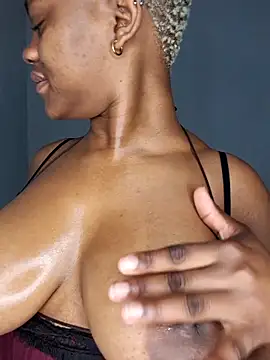 CertifiedhottieXOXO webcam