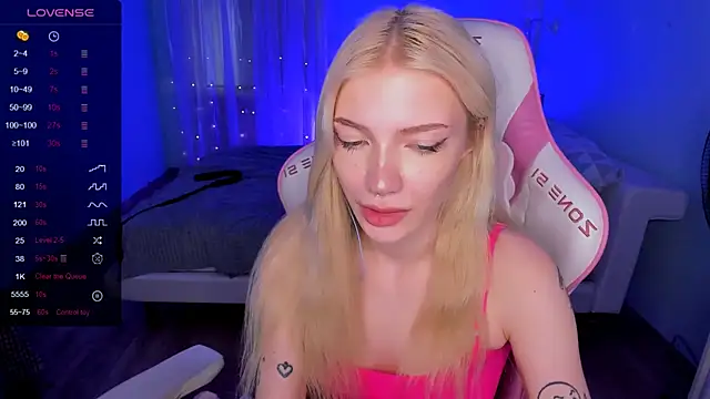 AnyaTaylor_ webcam