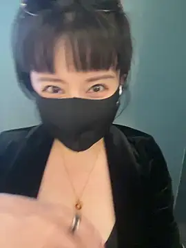 美女Mia-zhan在线直播