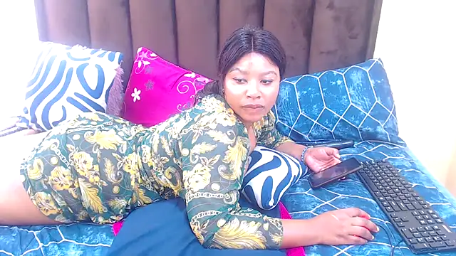 AfricanQueenxx40 webcam