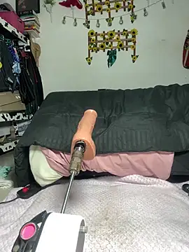 Webcam Model (orianna_submissive24)  is live.Free join now!