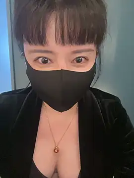 美女Mia-zhan在线直播