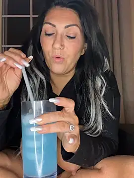 LittleMissEeve webcam