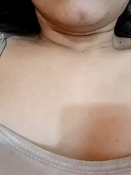 CuteSarikaLIVE webcam