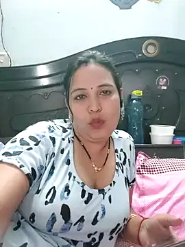 Poojabhabi101 webcam