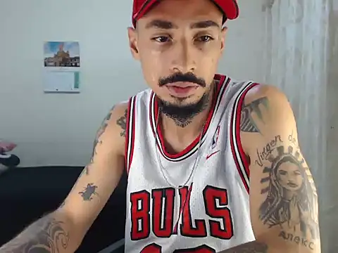 emiliano_hottt webcam