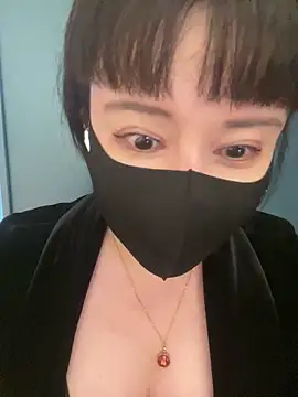 美女Mia-zhan在线直播