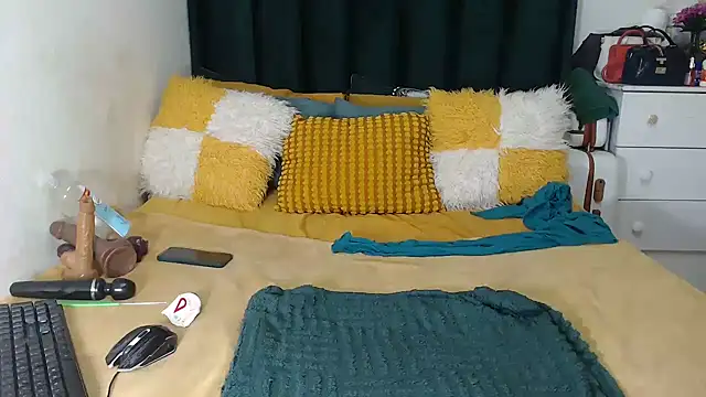 GaggingQueenxx webcam