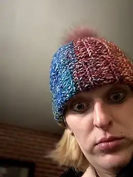 KITTYBOOBOOFUXX webcam