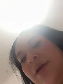 Nailealipsglossy webcam