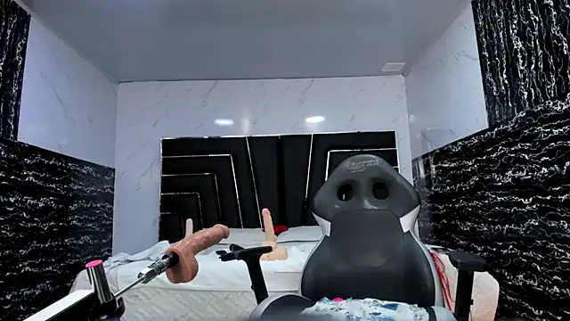 Ladyy_Scarlett webcam