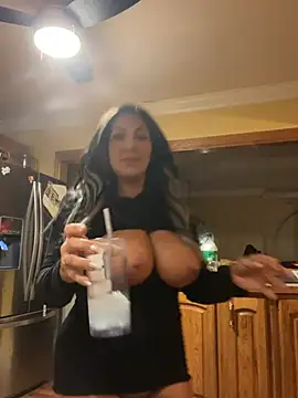 LittleMissEeve webcam