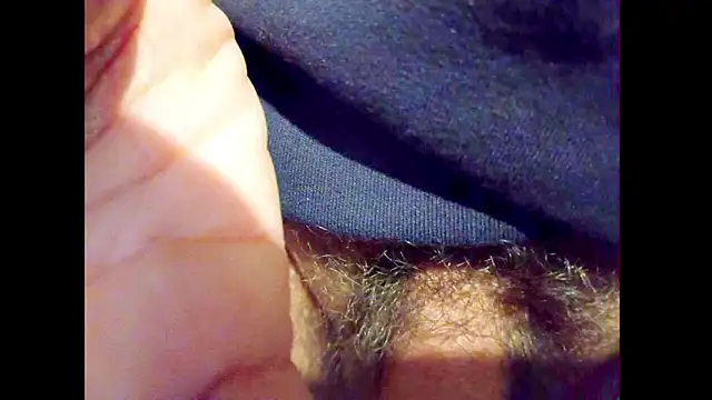 hairyuncut00 webcam