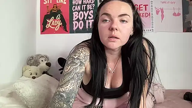 YorkshireGirly webcam