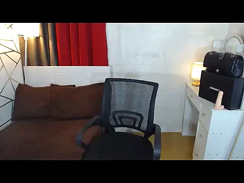 CelestinaTheBigCock webcam