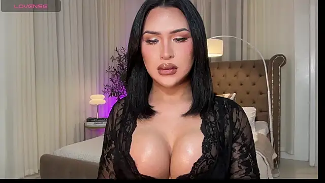 Your_Majesty_Tyra webcam