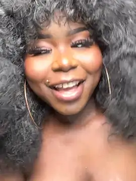 WomanNextdoor1 webcam