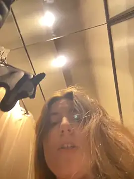 kate_nicepops999114 webcam