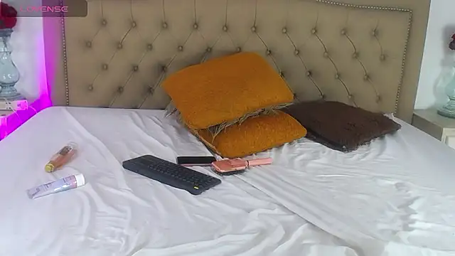 Adara_Ferrara webcam