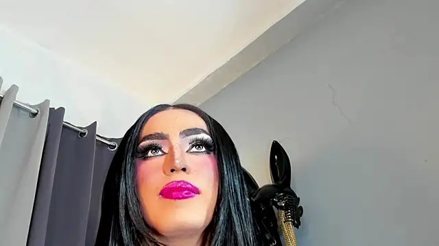 DominaAurumXXX webcam