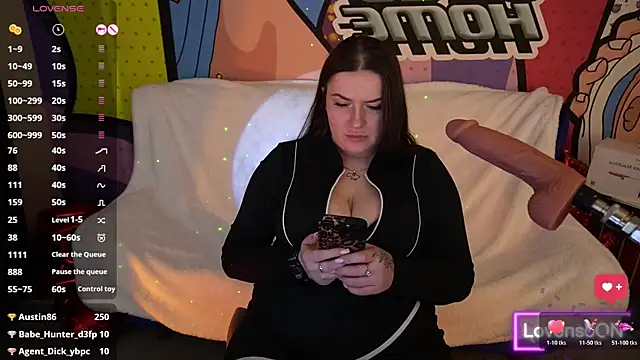 AliceOfWondersS webcam