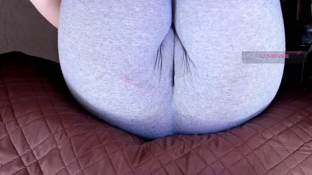 Cameltoe_squirt_inPants webcam