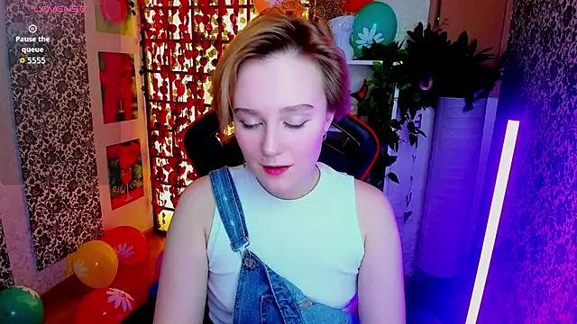 Ellie_Heavenly webcam